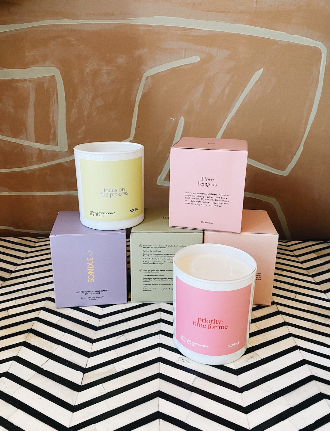 Scandle Pink 'I love being us'